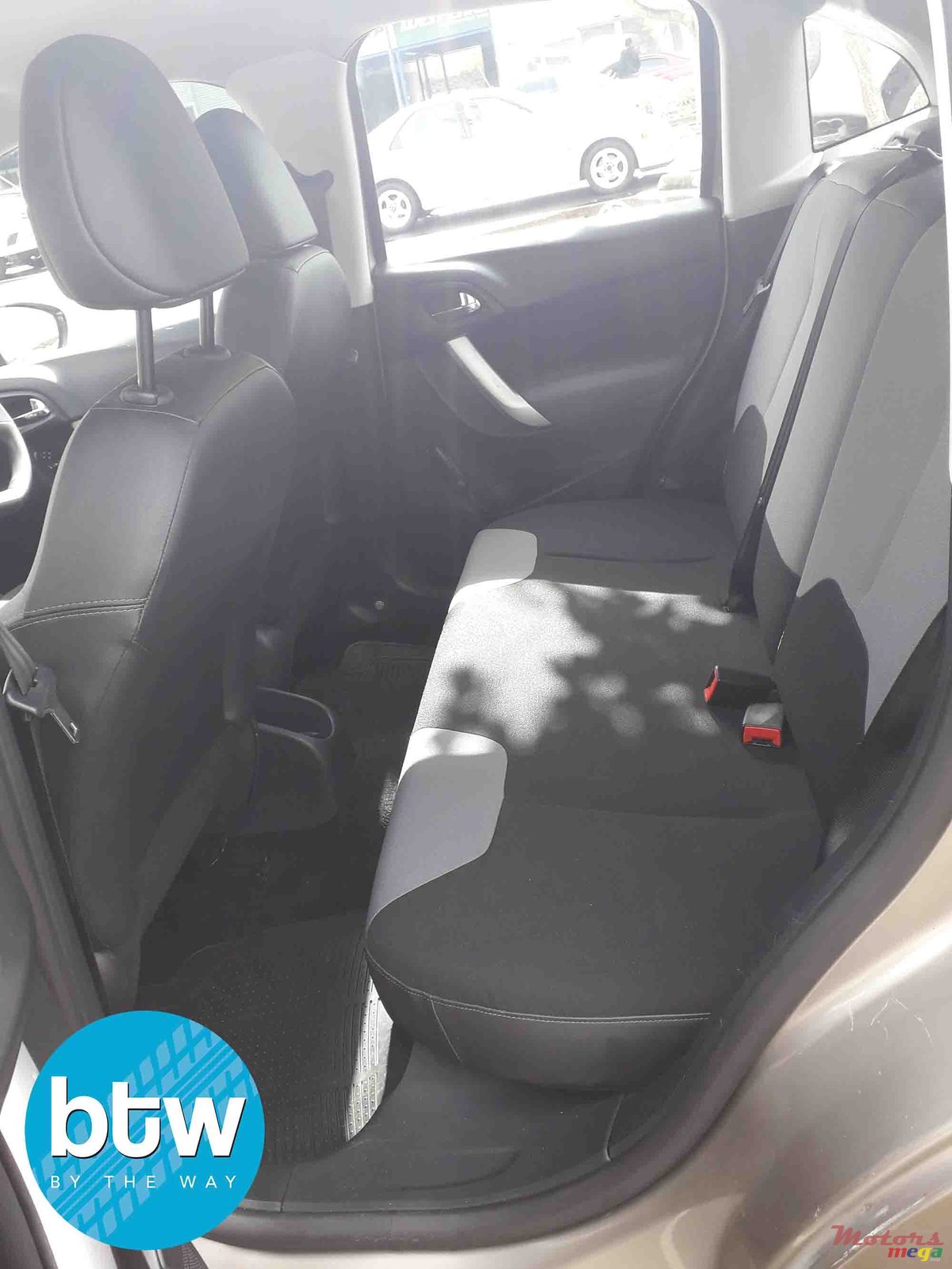 2011' Citroen C3 photo #4