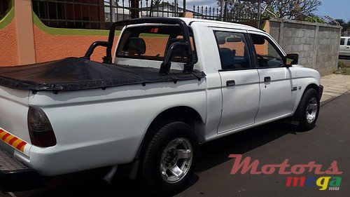 2006' Mitsubishi L 200 photo #1