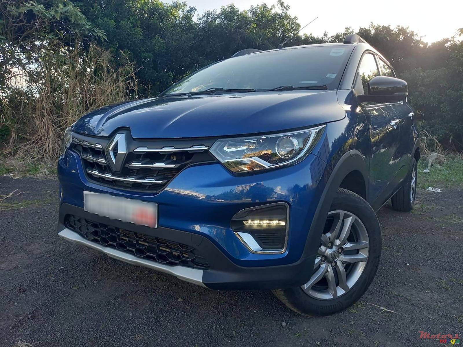 2023' Renault Triber 7 Seater 1.0 photo #1
