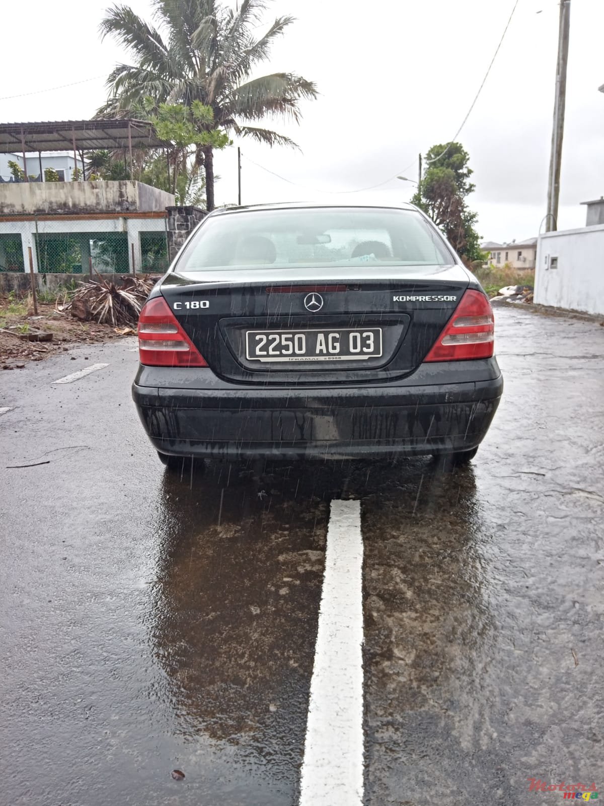 2003' Mercedes-Benz C-Class photo #3