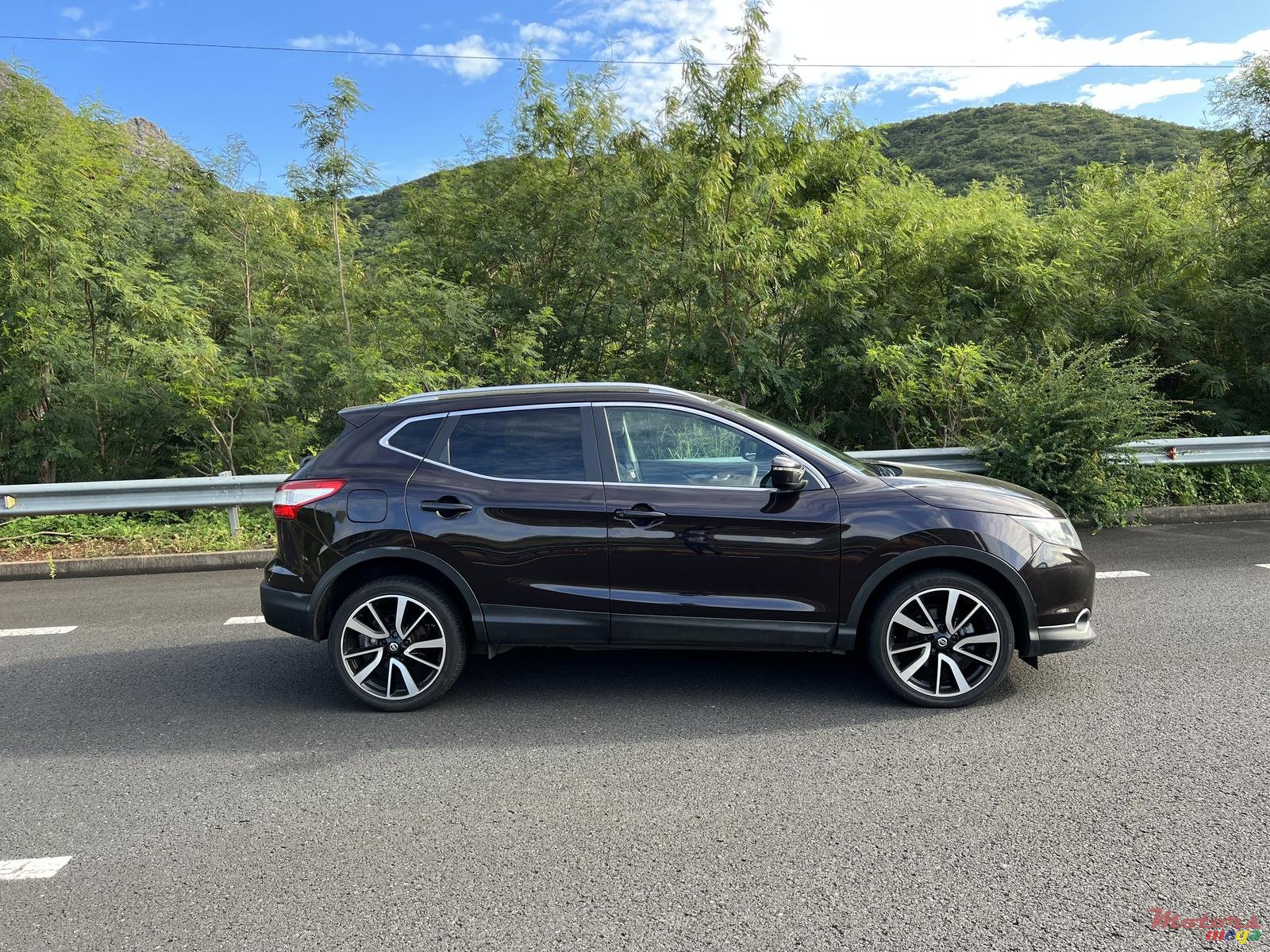 2017' Nissan photo #4