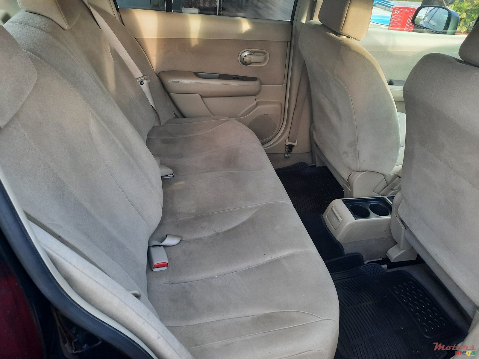 2009' Nissan photo #3