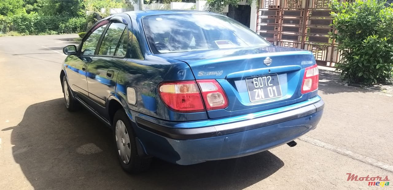 2001' Nissan Sunny photo #3
