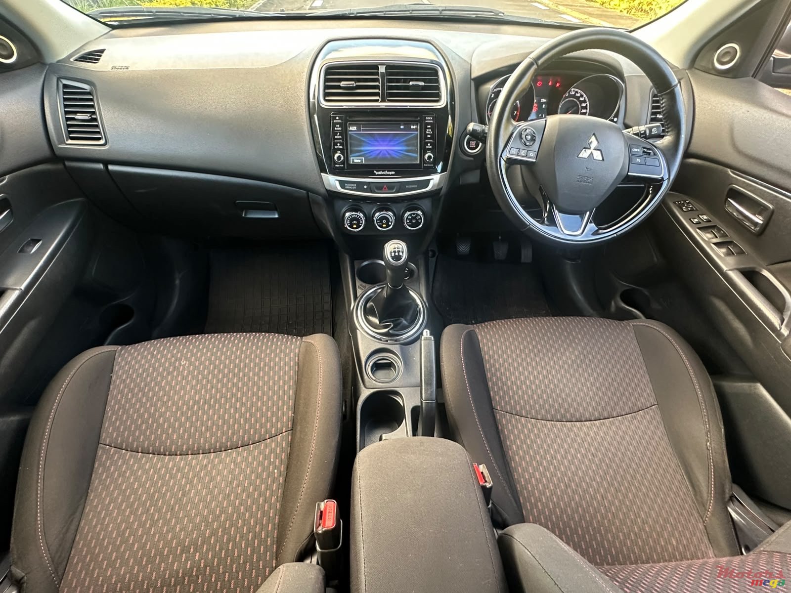 2017' Mitsubishi ASX photo #5