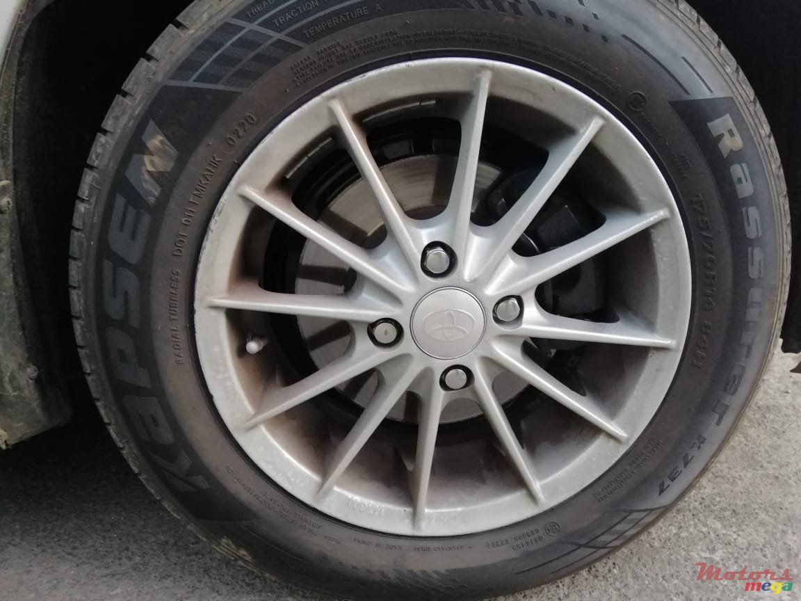 2006' Toyota Yaris photo #4