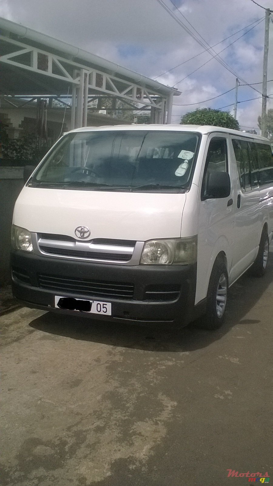 2005' Toyota HiAce photo #2