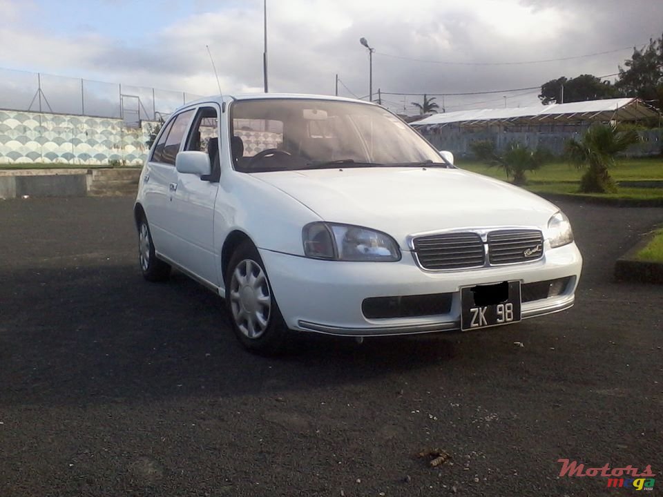 1998' Toyota Starlet photo #1