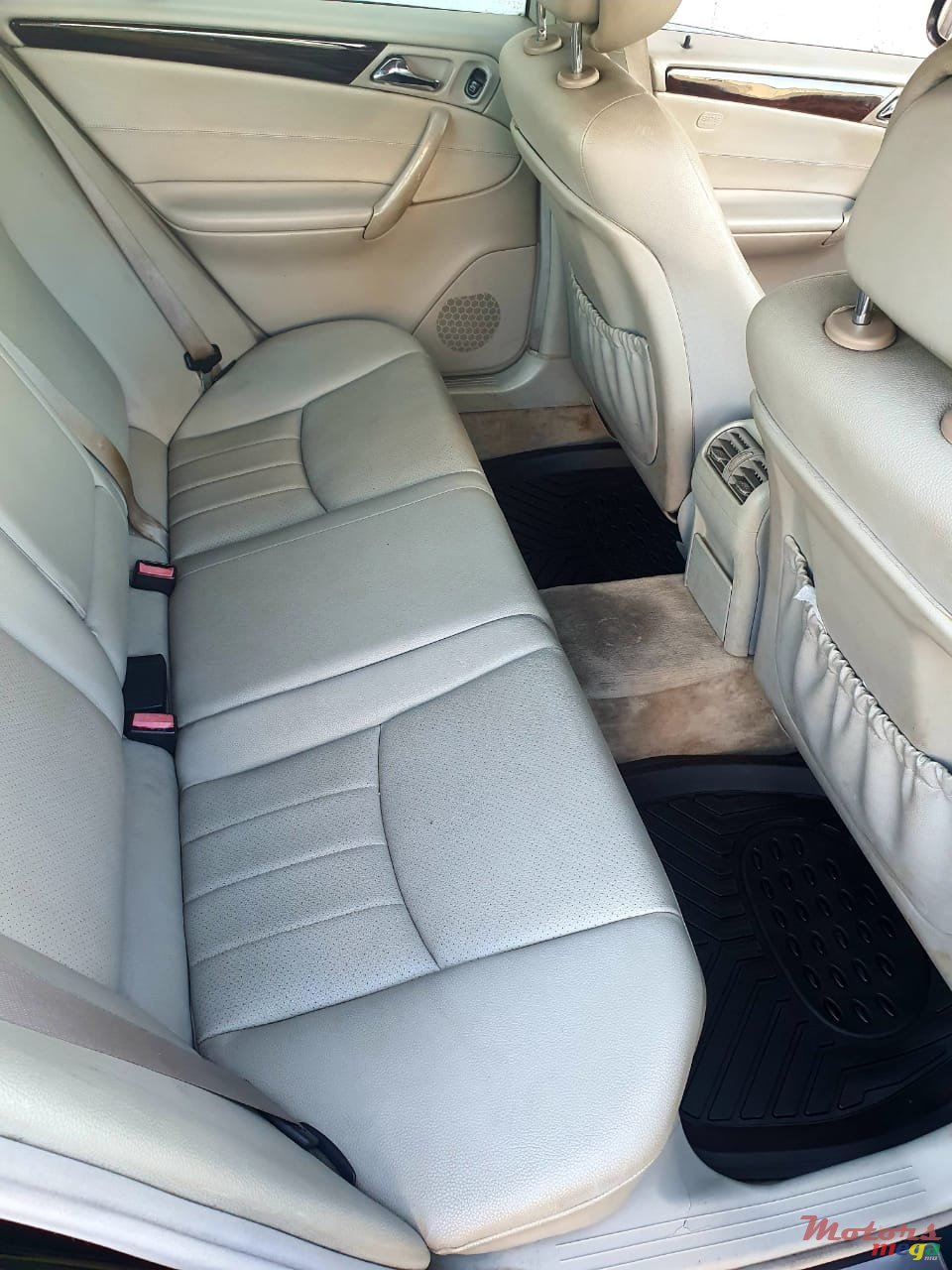 2005' Mercedes-Benz C-Class C200 photo #4