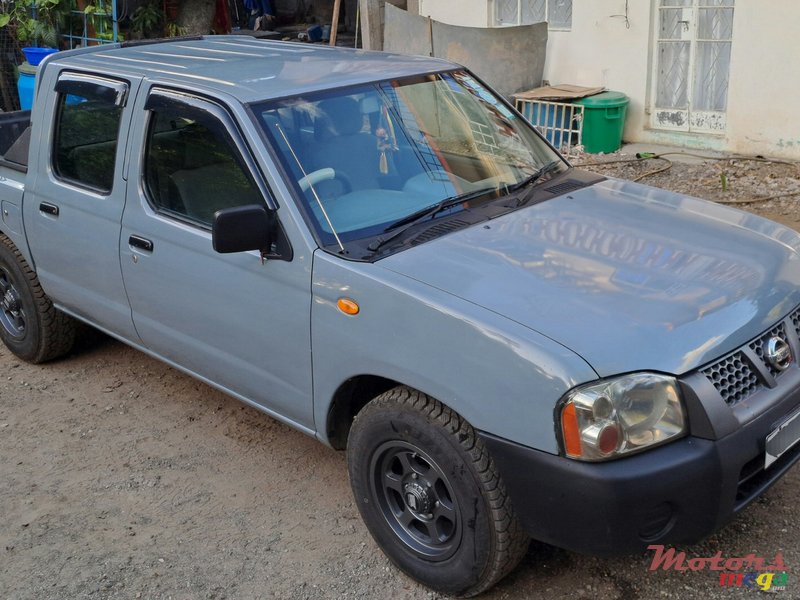 2007' Nissan Navara photo #5