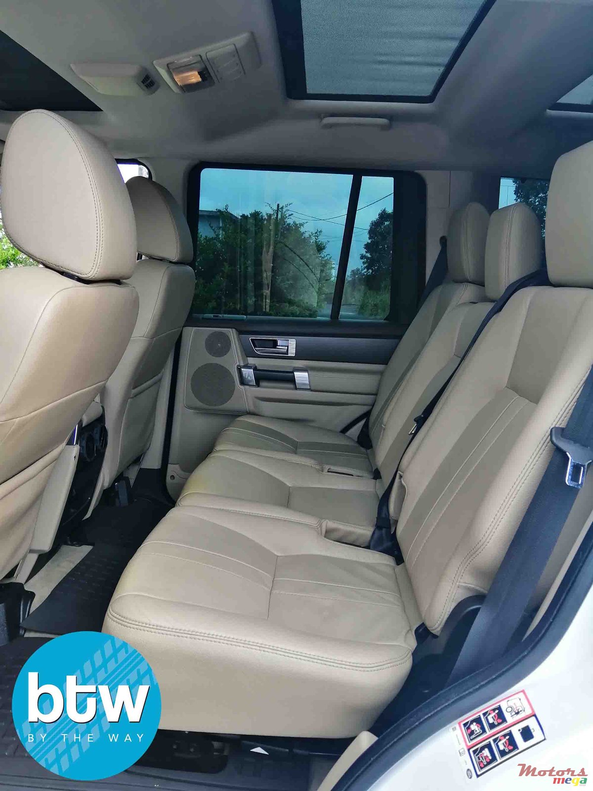 2012' Land Rover Discovery photo #4