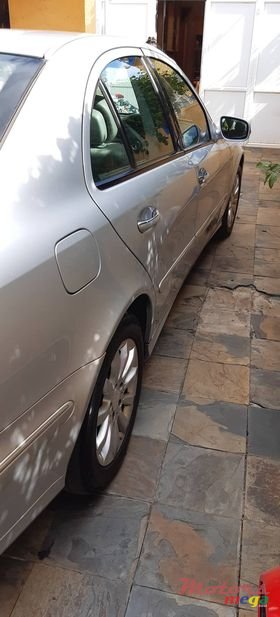 2008' Mercedes-Benz E-Class photo #7