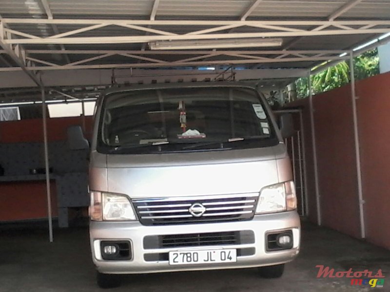 2004' Nissan Urvan Windows Tint photo #1