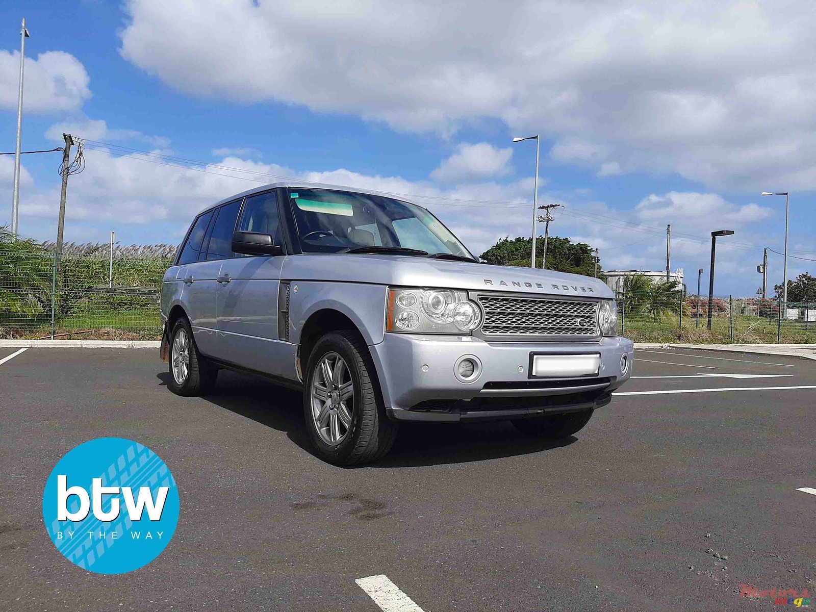 2008' Land Rover Range Rover photo #1