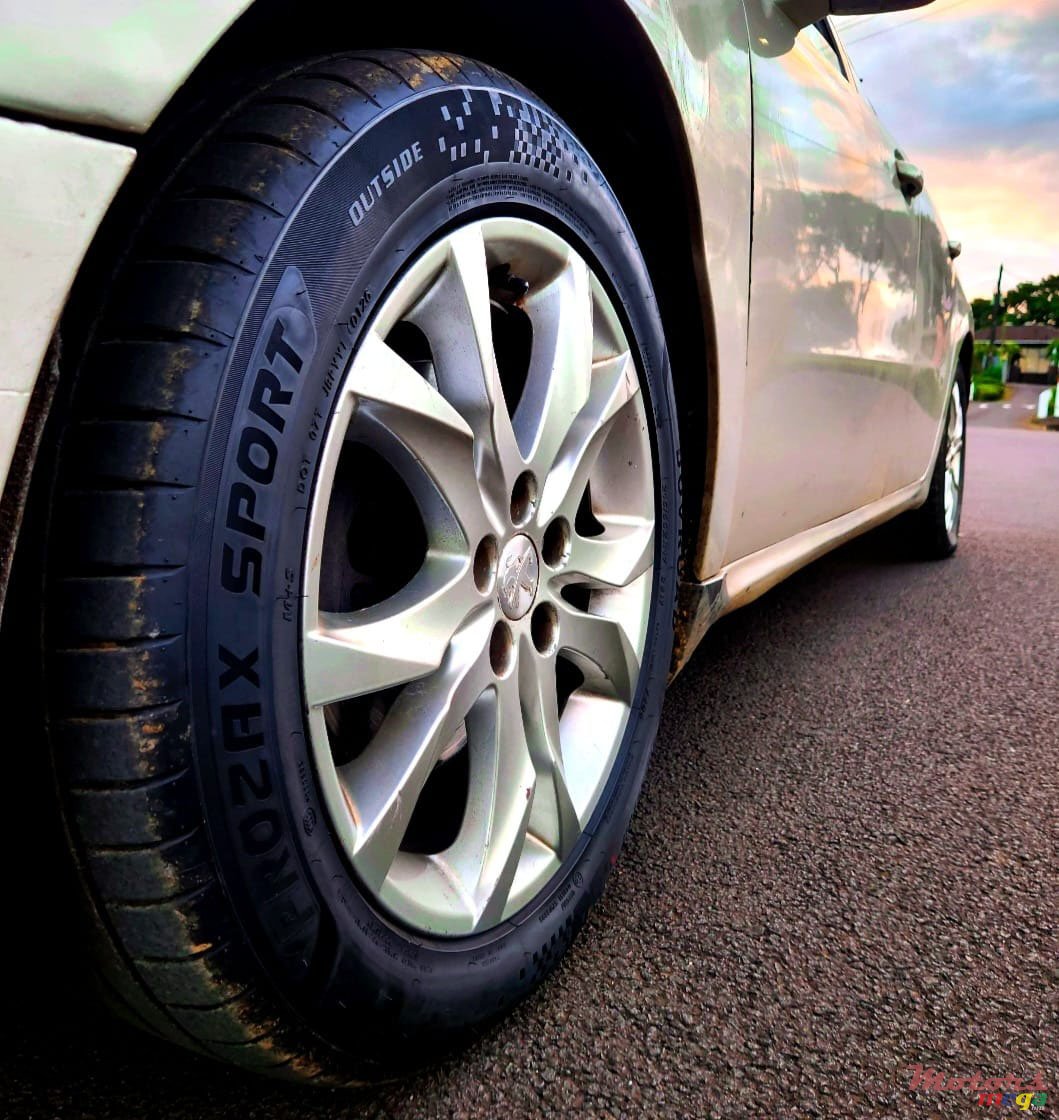 2012' Peugeot 508 SW photo #7