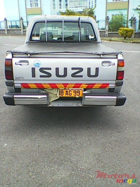 1999' Isuzu photo #1
