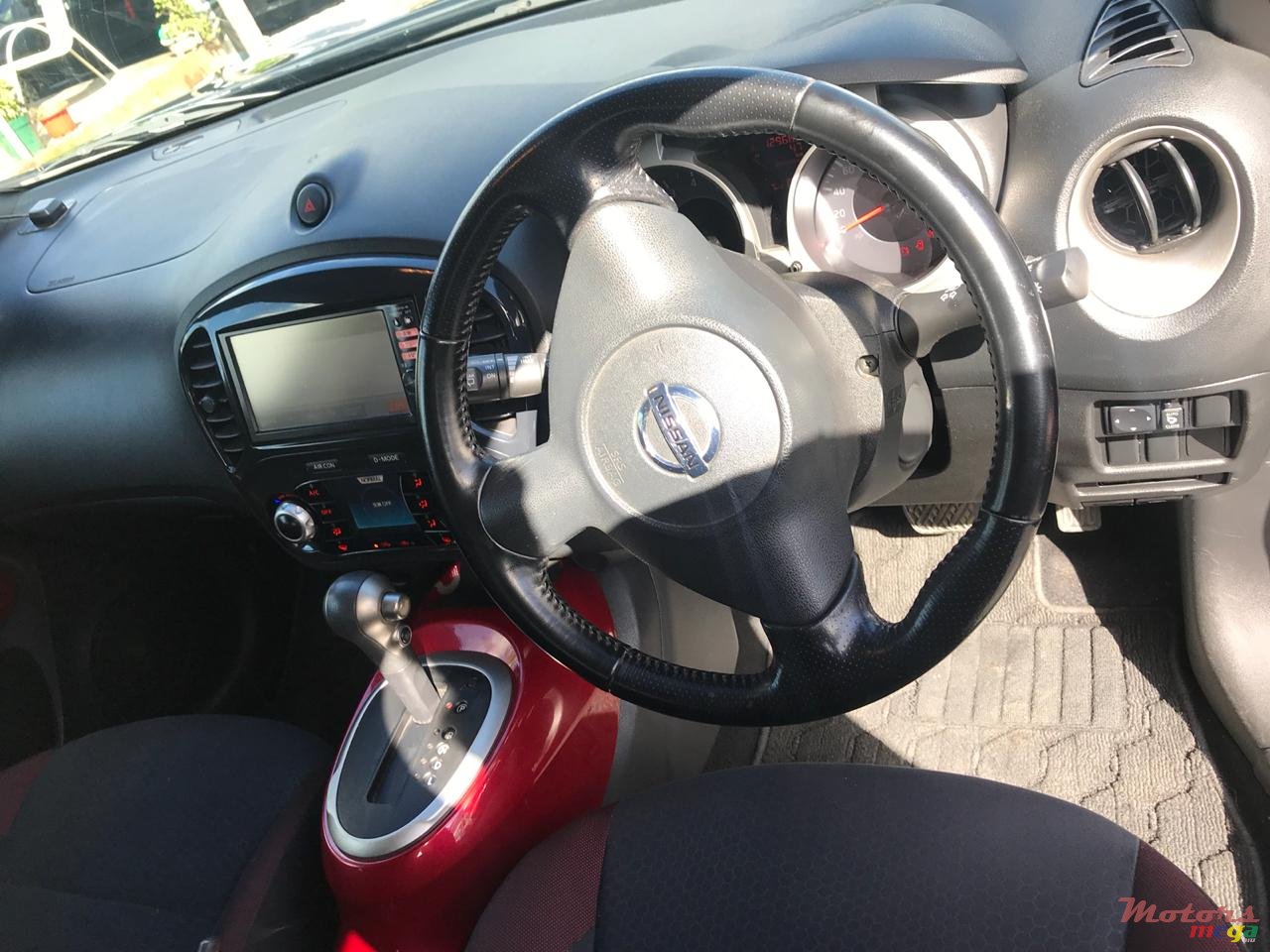 2012' Nissan Juke photo #6