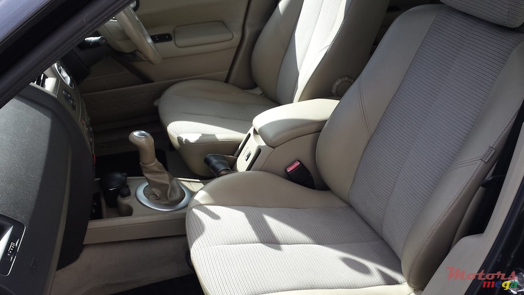 2009' Renault Megane photo #7