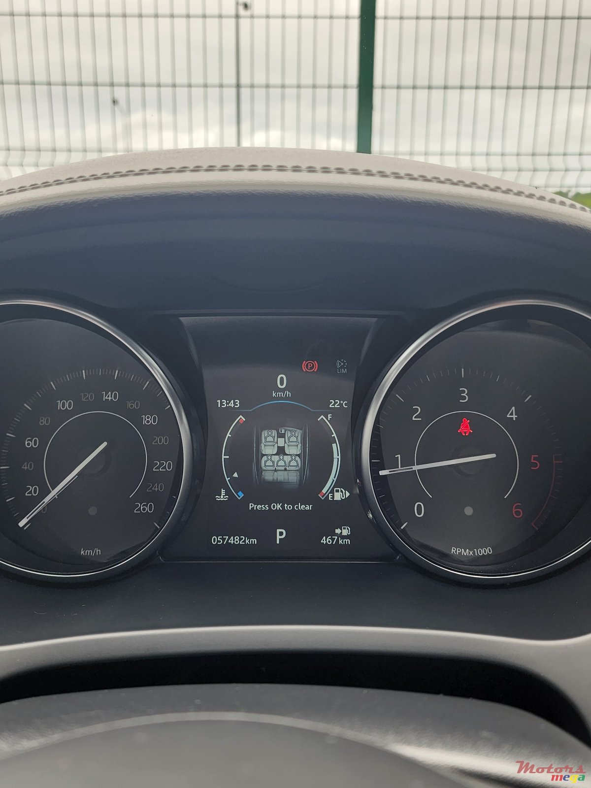 2019' Jaguar E-Pace photo #5