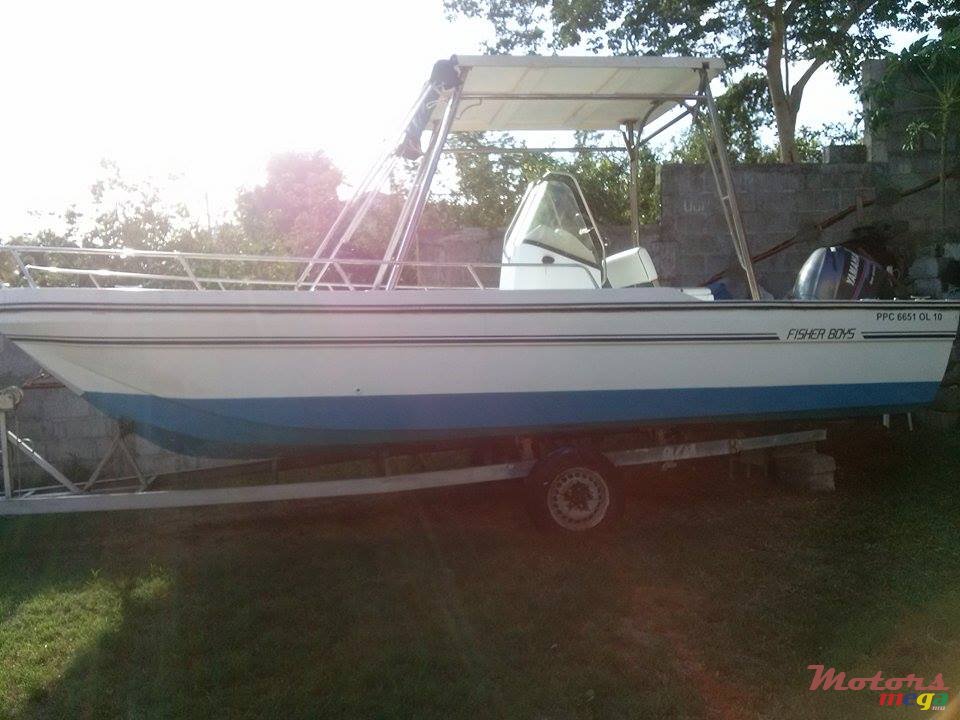 2000' Boston Whaler photo #1
