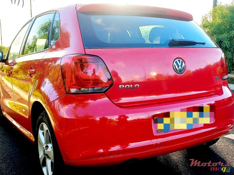 2013' Volkswagen Polo photo #5