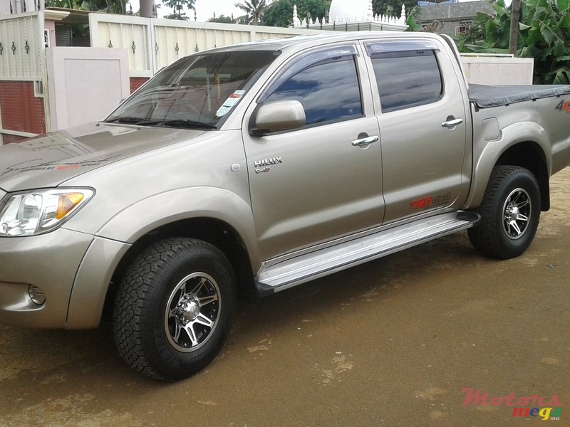 2007' Toyota hilux D4D TURBO 2.5 photo #1