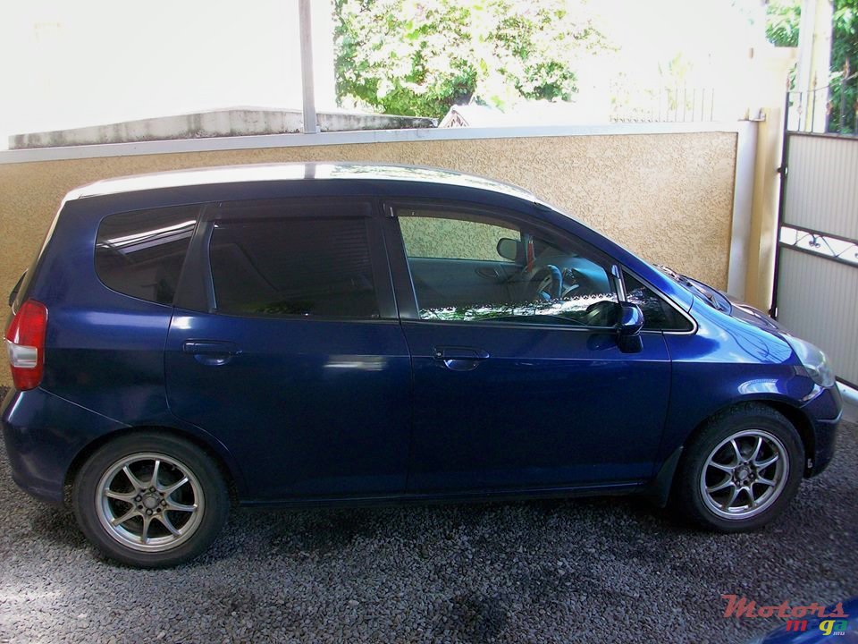2002' Honda Fit photo #1