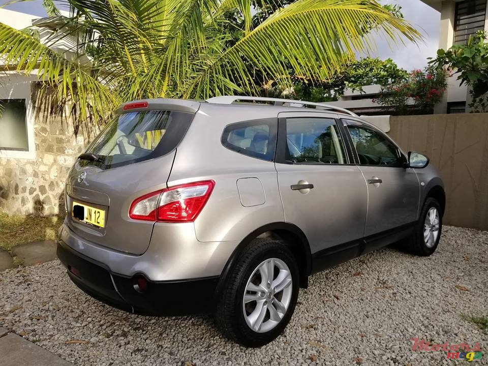 2012' Nissan Qashqai+2 photo #4