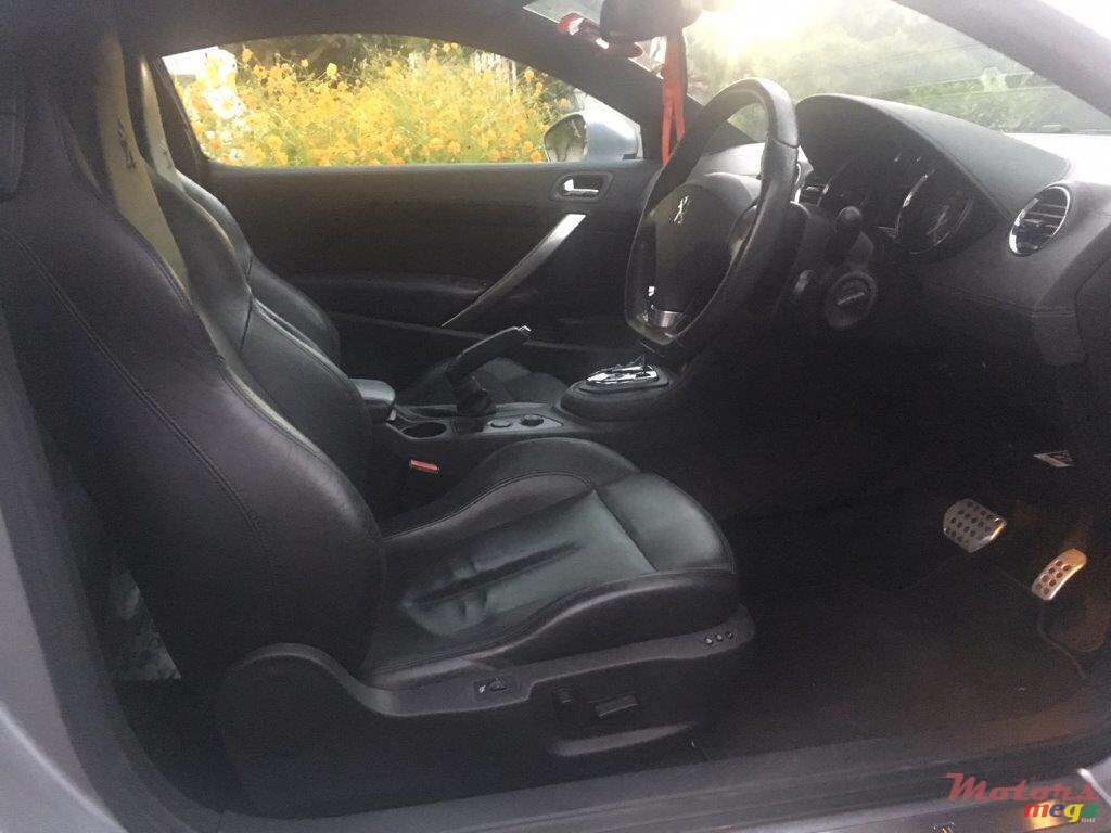 2012' Peugeot RCZ photo #2