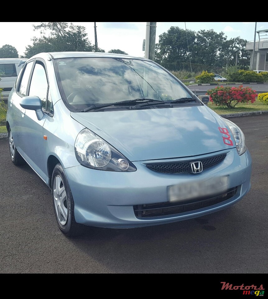 2005' Honda Fit photo #2
