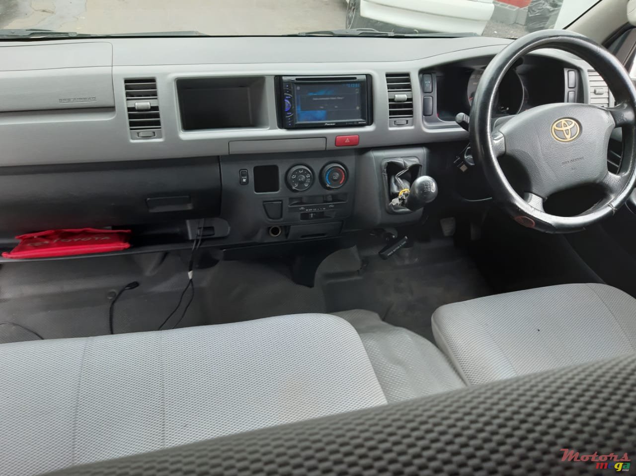 2009' Toyota HiAce Hiace High roof 16 seater photo #3