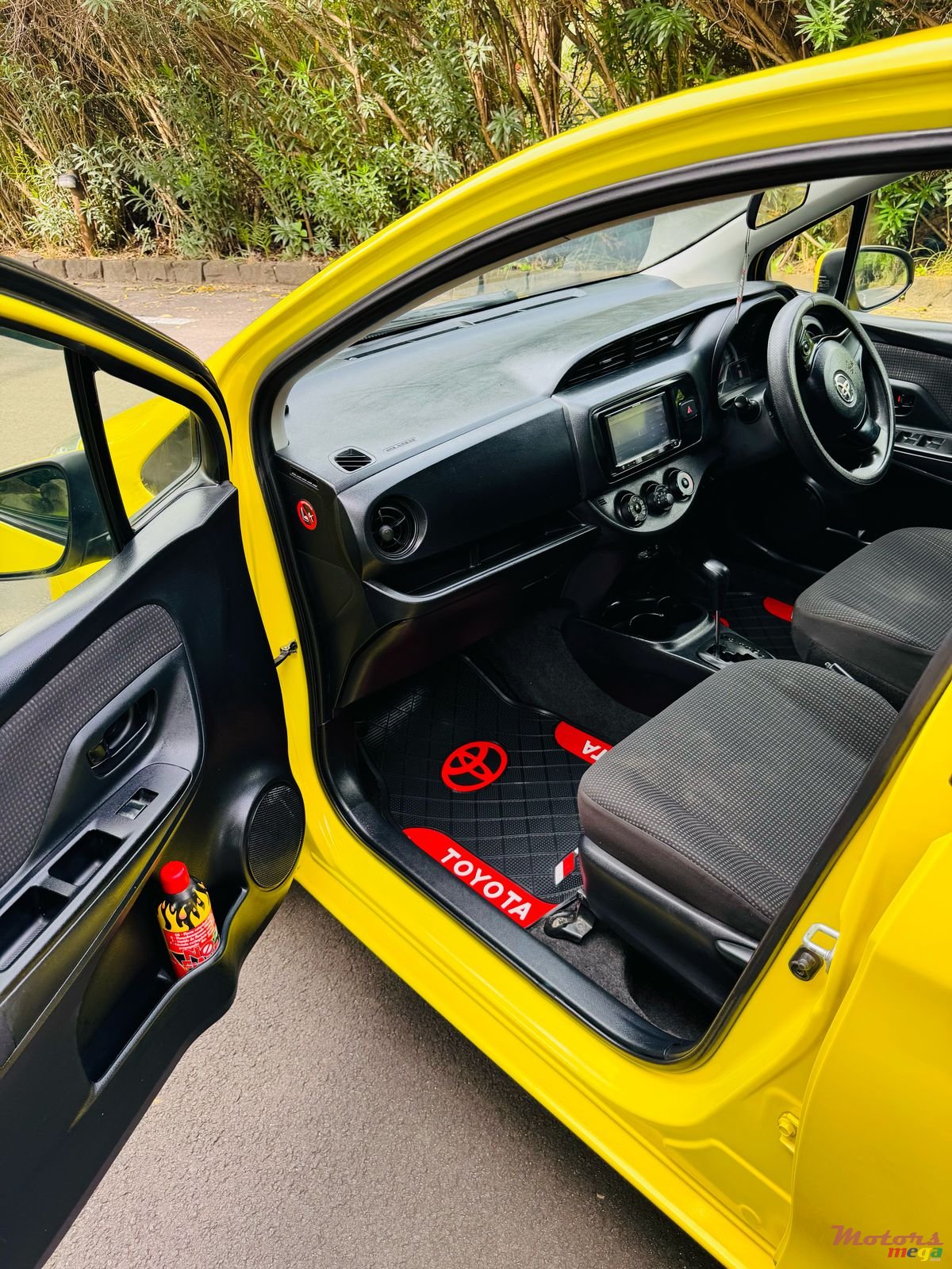 2017' Toyota Vitz photo #5