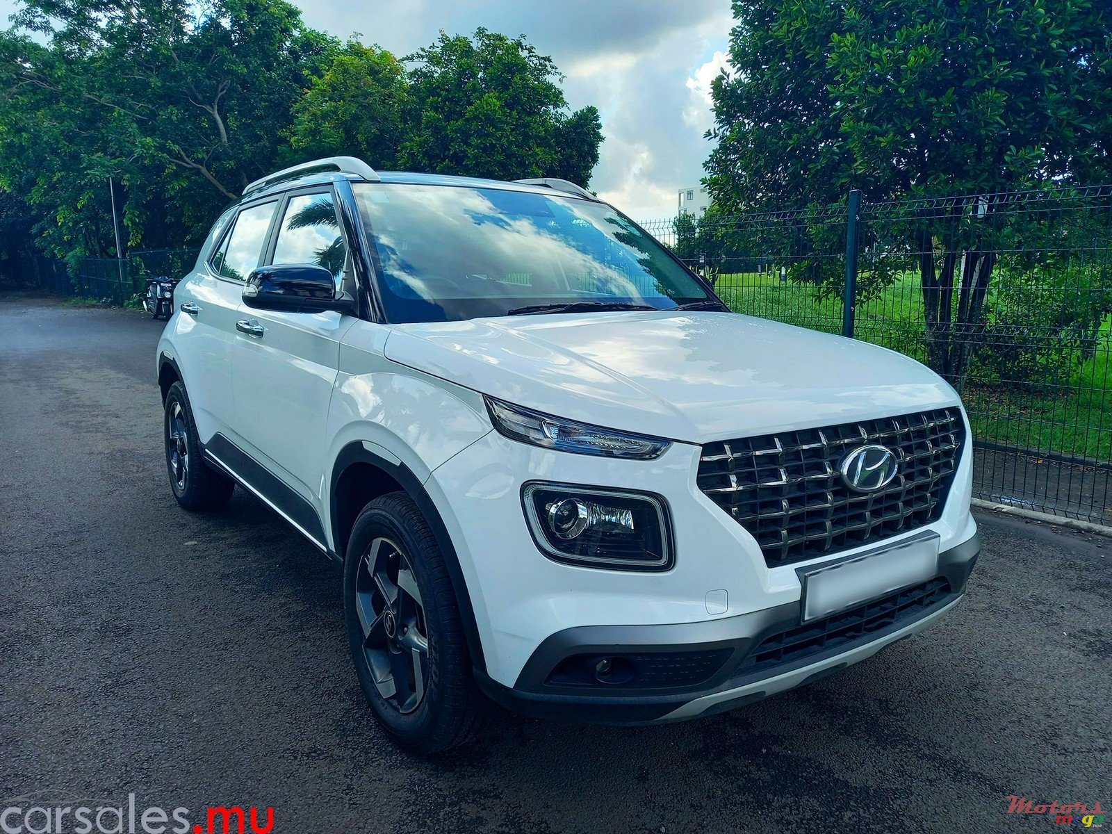 2020' Hyundai Venue 1.0T photo #2