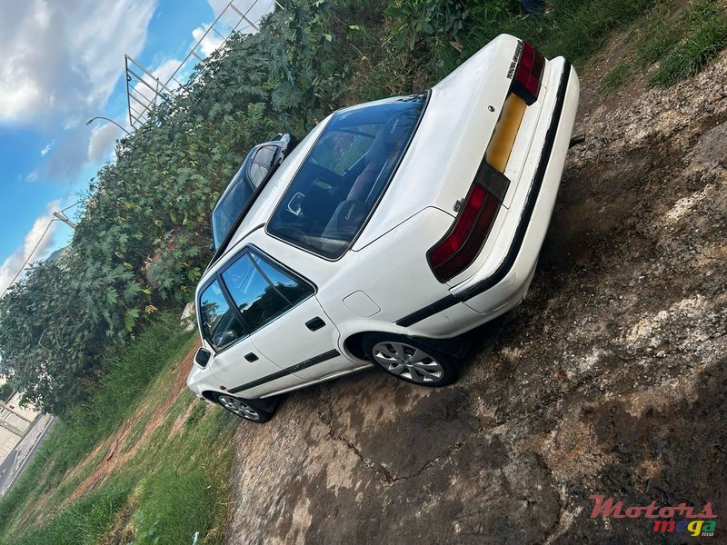 1989' Toyota Carina photo #3