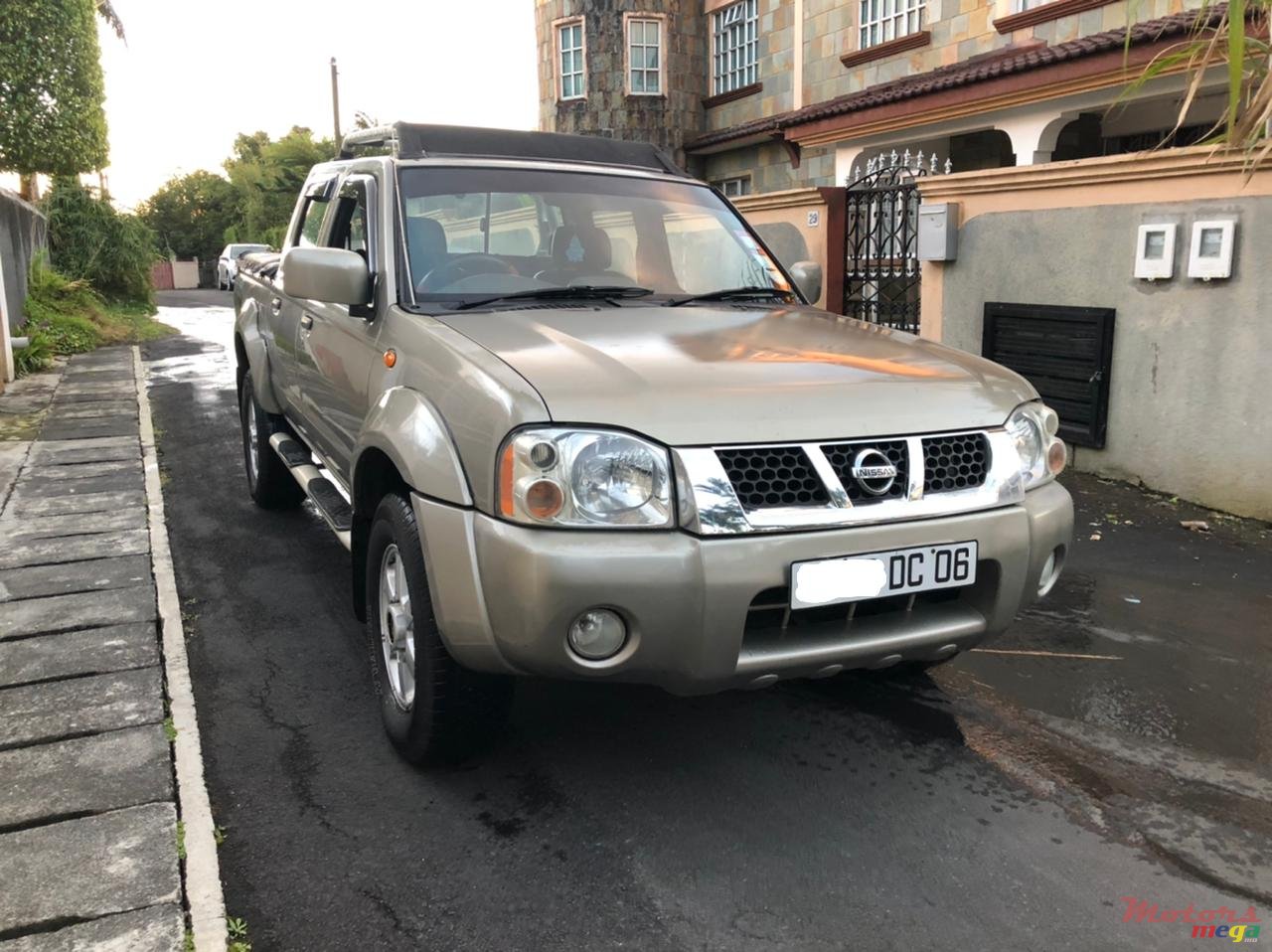 2006' Nissan Hardbody 4x4 photo #2