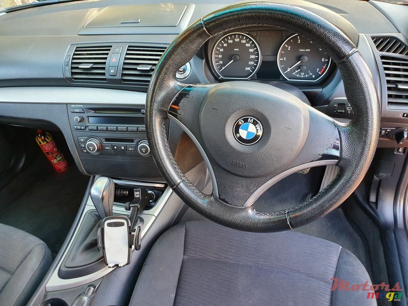 2009' BMW 1 Series photo #5
