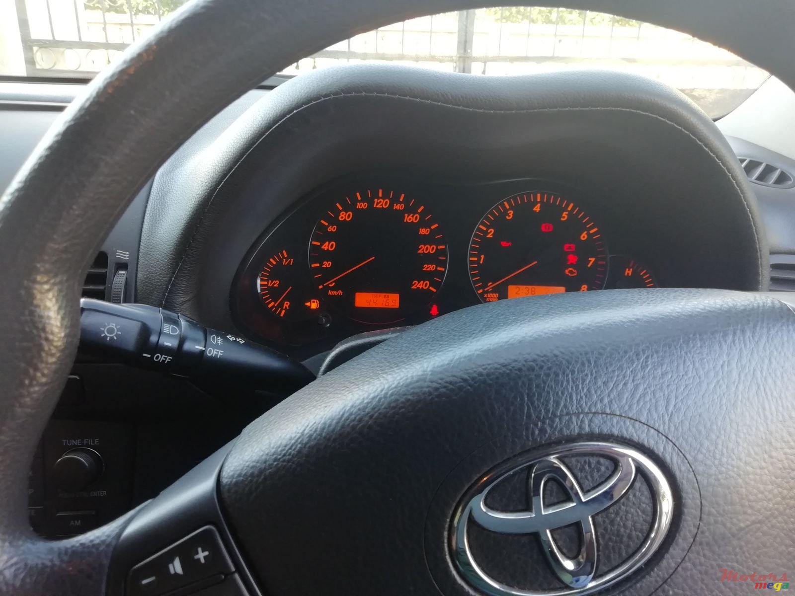 2008' Toyota Avensis photo #4