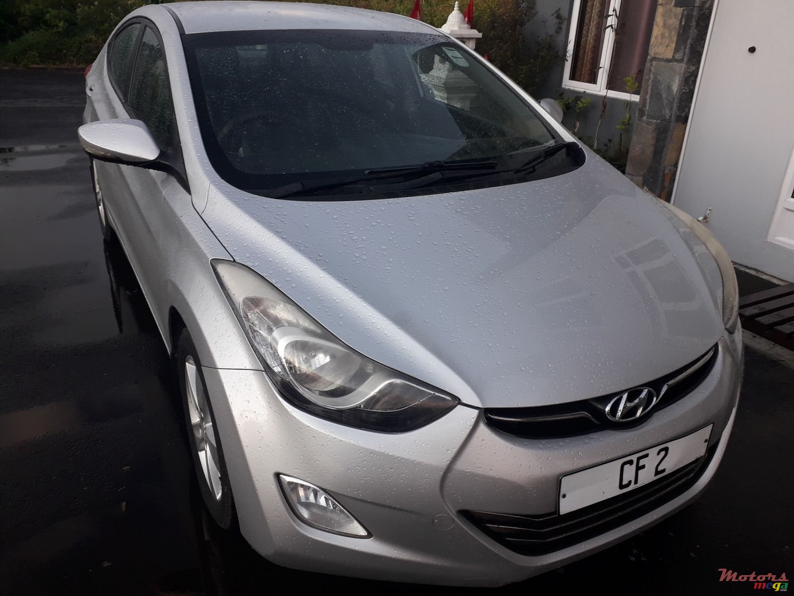 2013' Hyundai Elantra photo #2