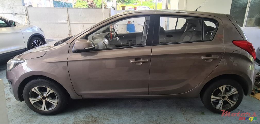 2014' Hyundai i20 EXCELLENT photo #3
