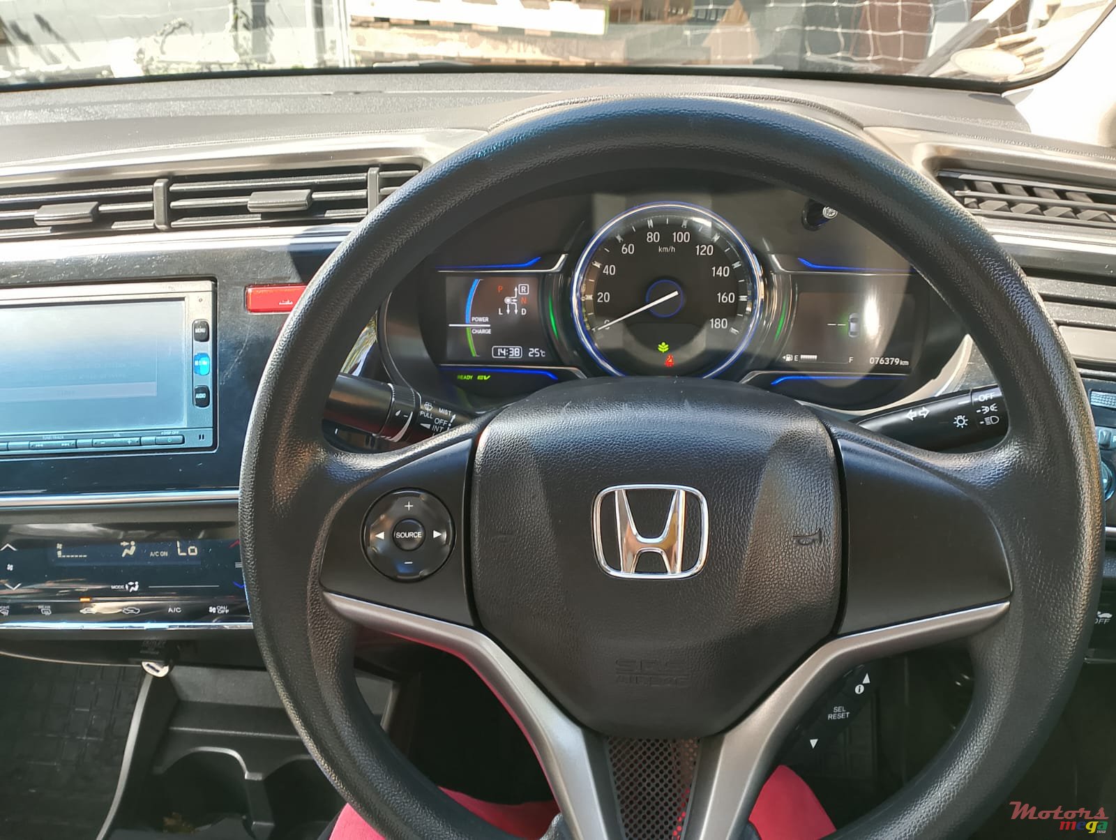 2016' Honda Grace photo #7