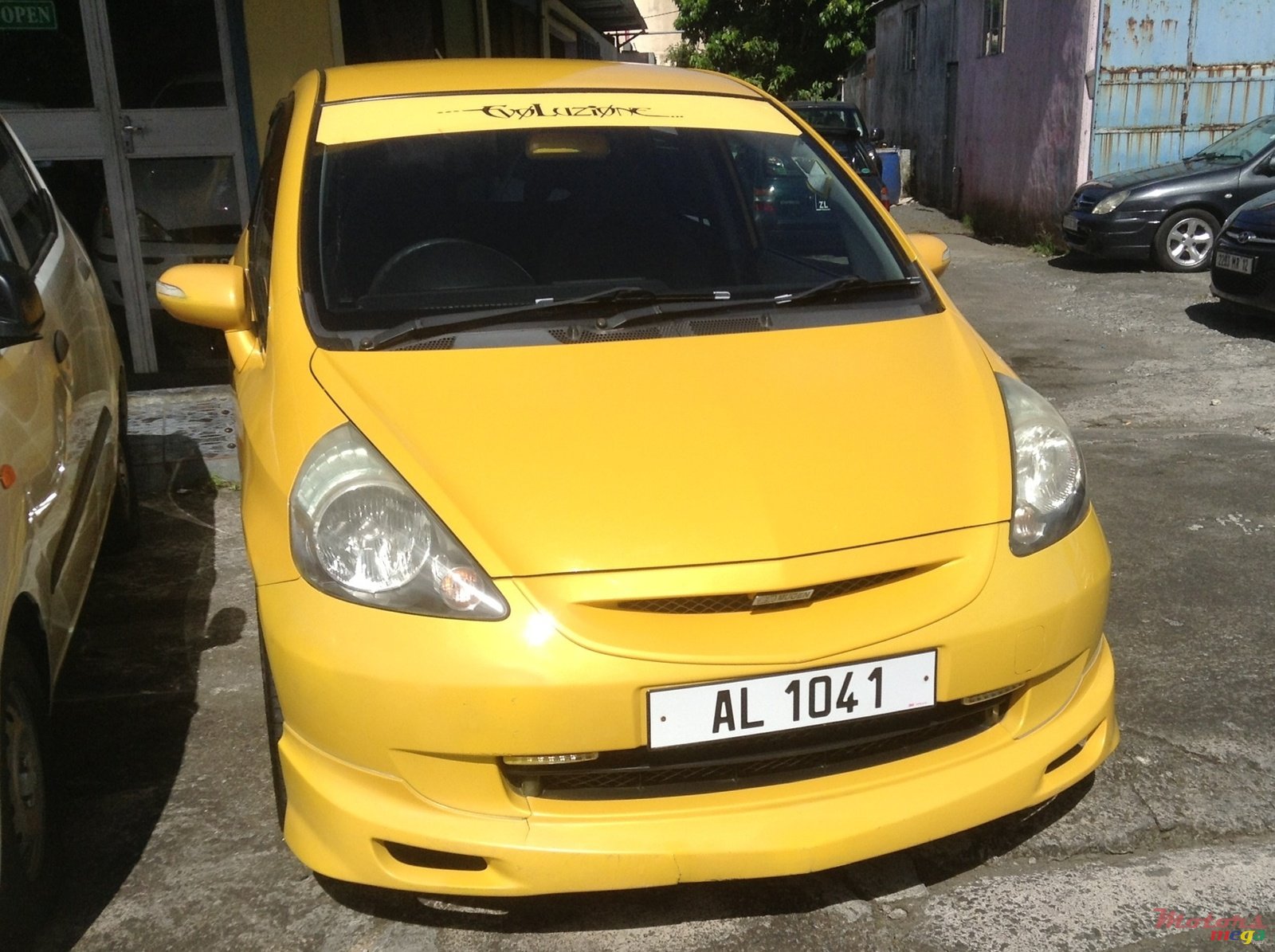 2005' Honda Fit photo #1