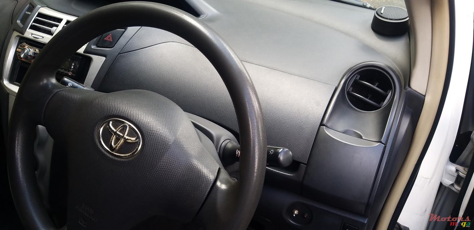 2007' Toyota Vitz any photo #4