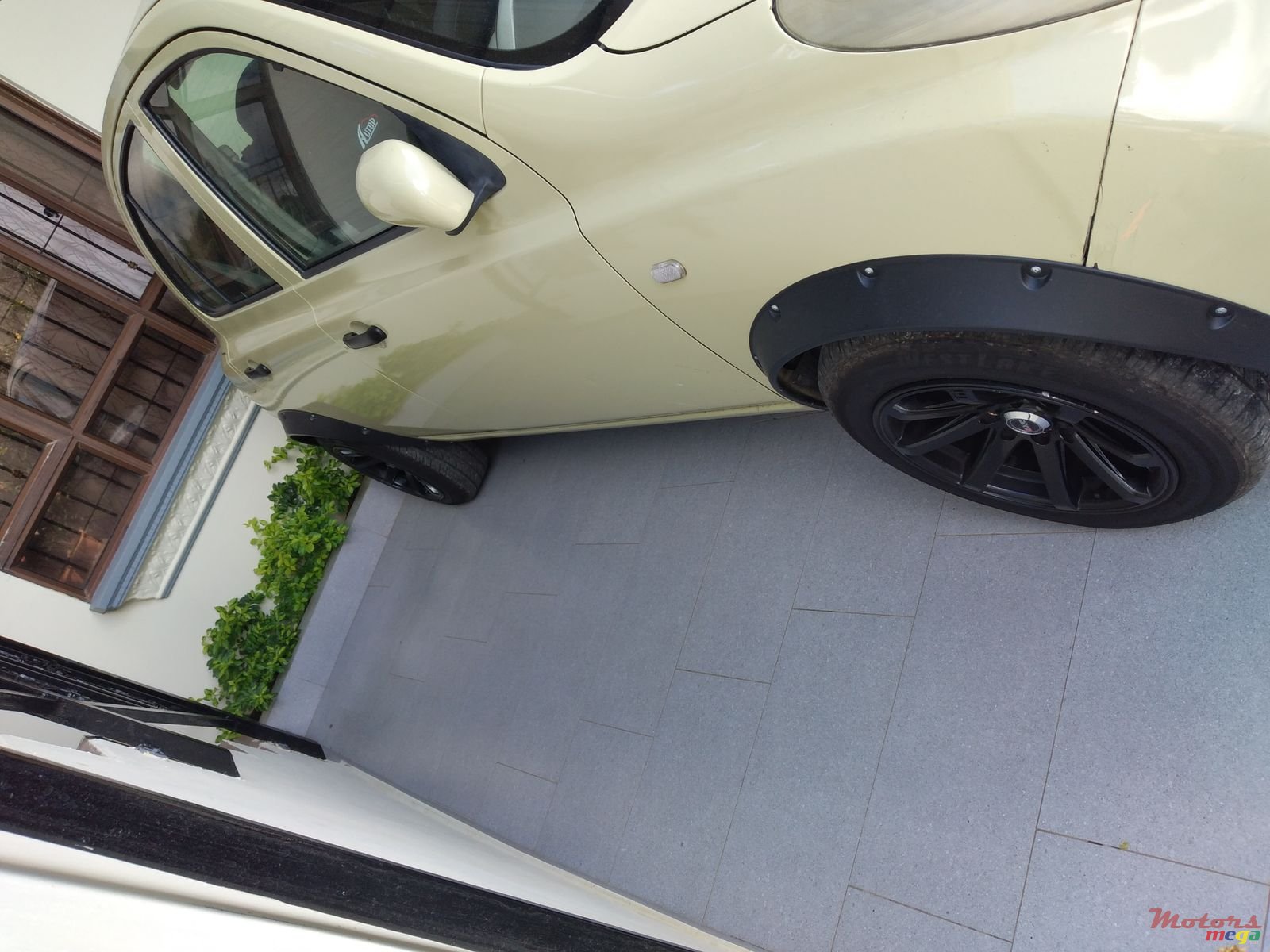 2002' Nissan March photo #1