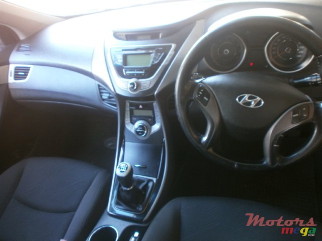 2012' Hyundai Elantra photo #4