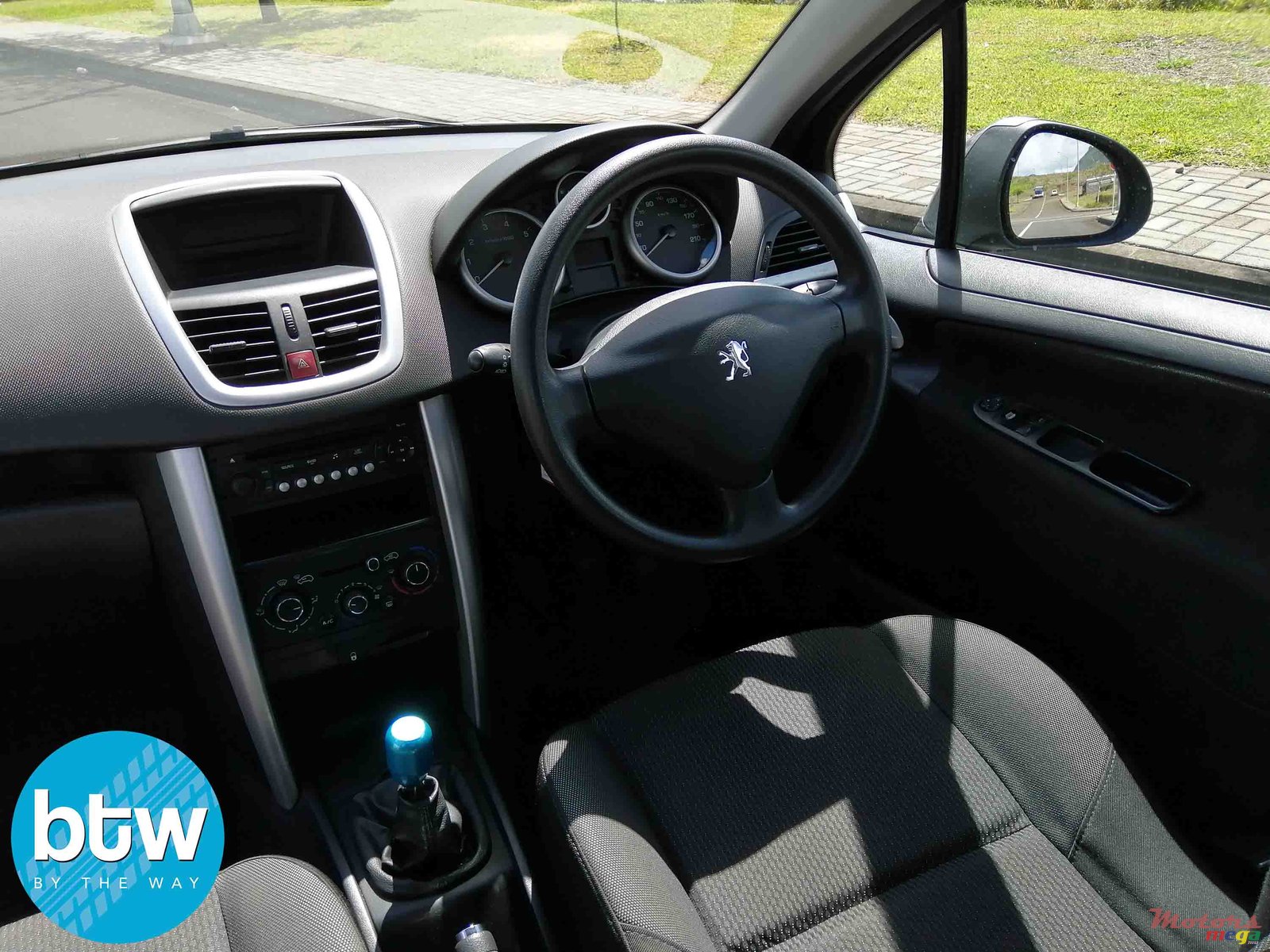 2011' Peugeot 207 photo #4