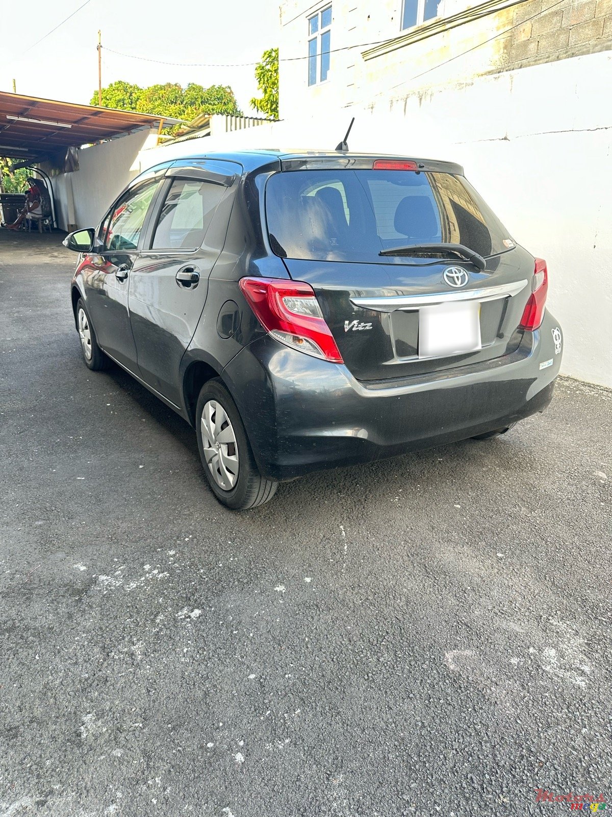 2016' Toyota Vitz photo #3