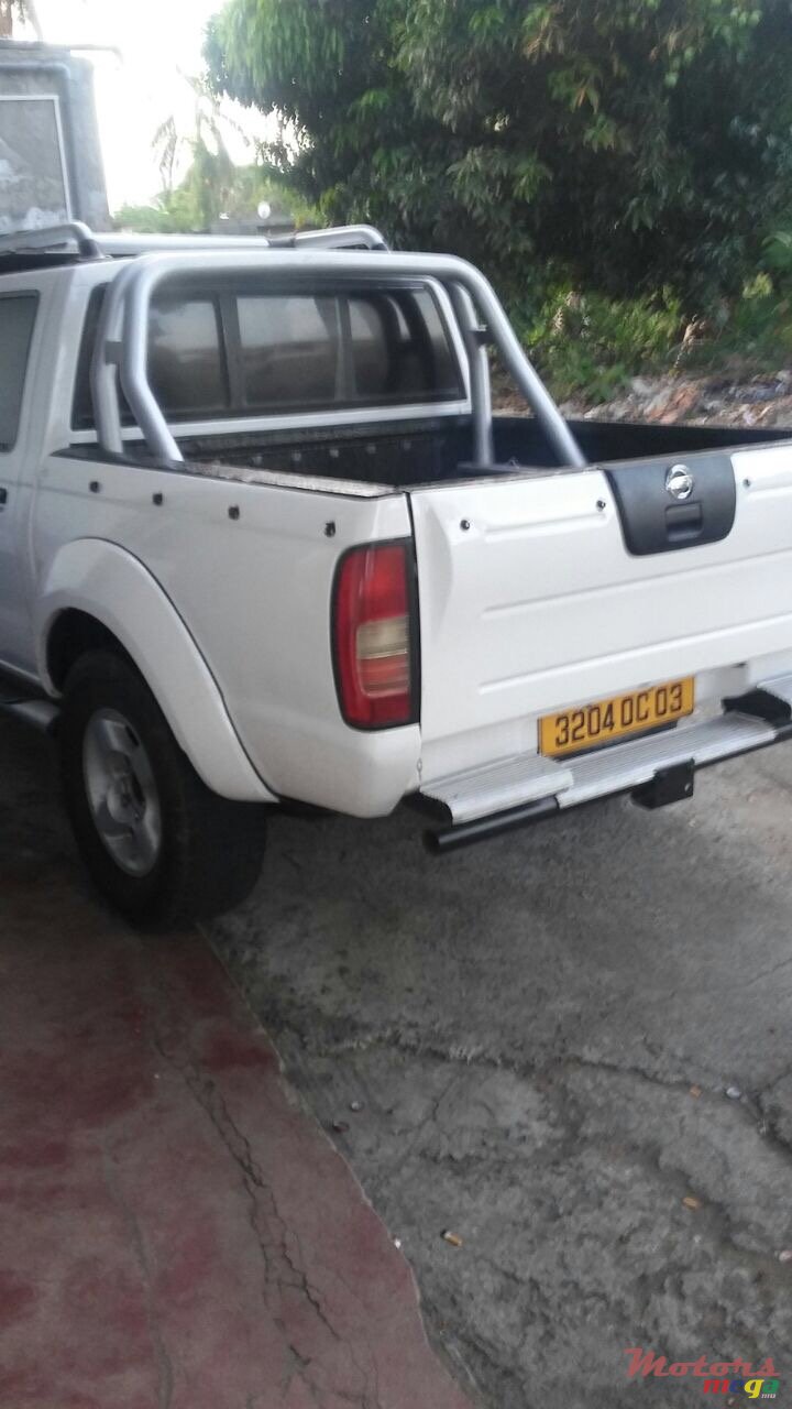 2003' Nissan Hardbody 4x2 photo #3