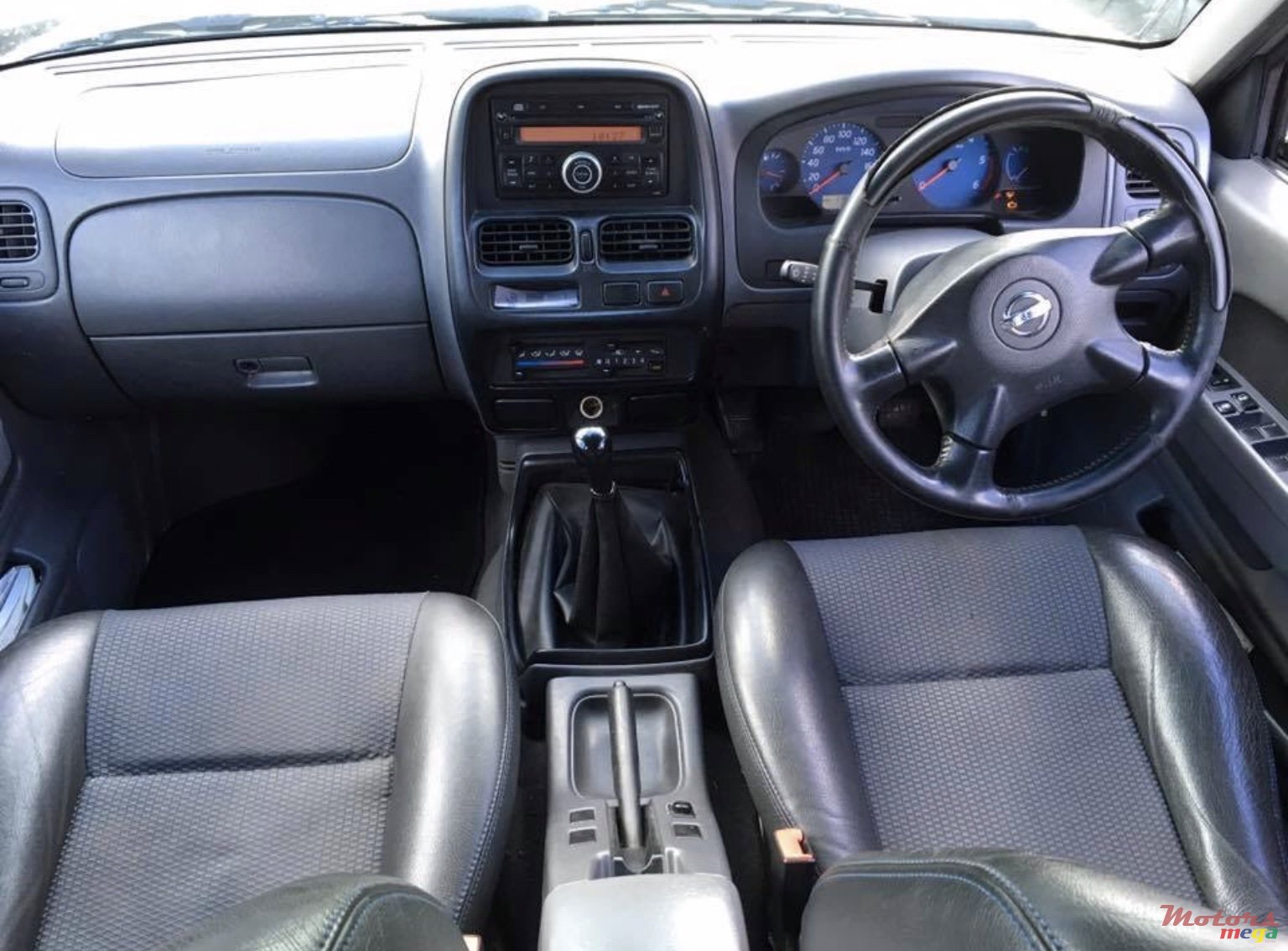 2009' Nissan photo #2