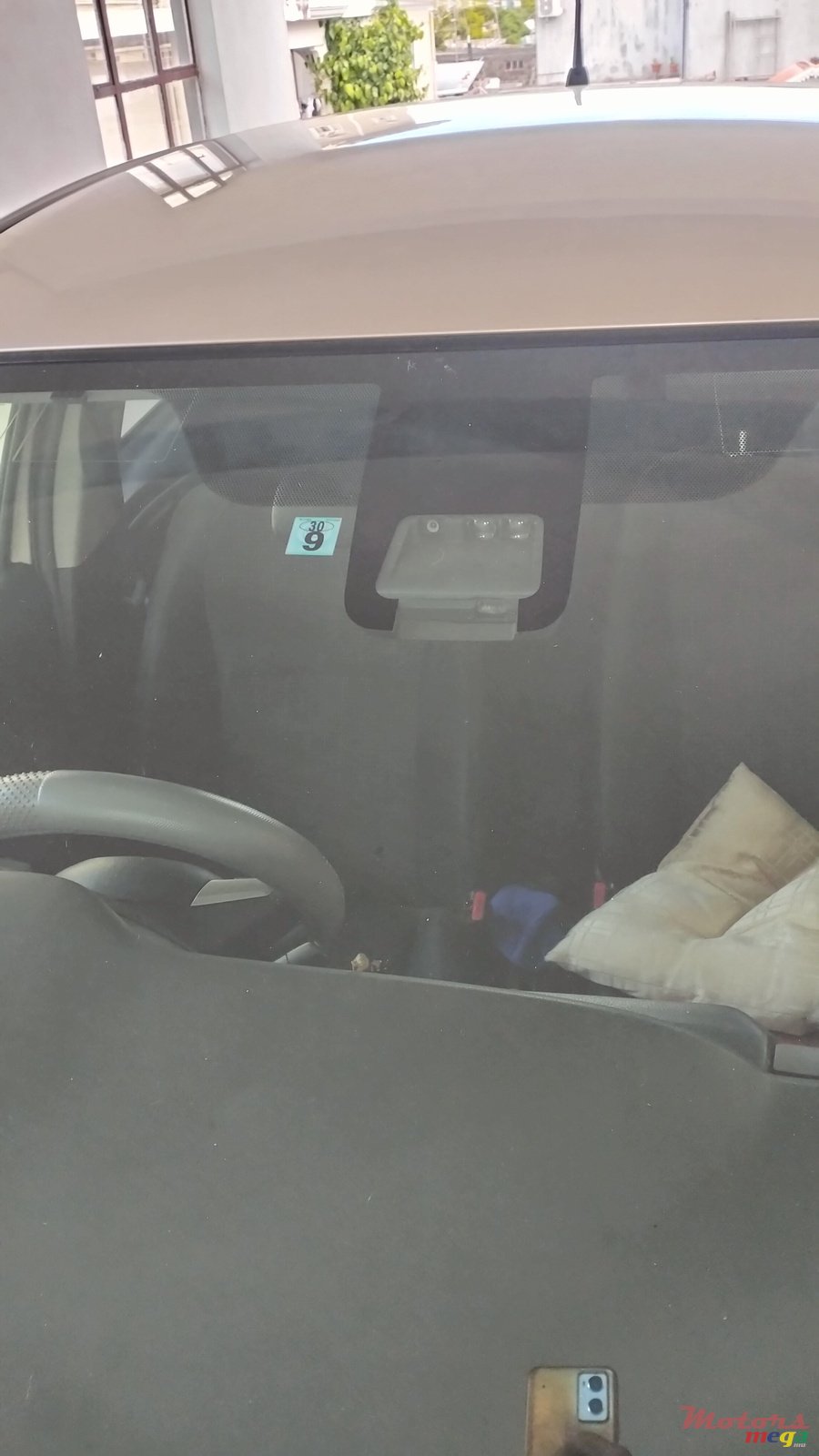 2015' Toyota Vitz photo #7