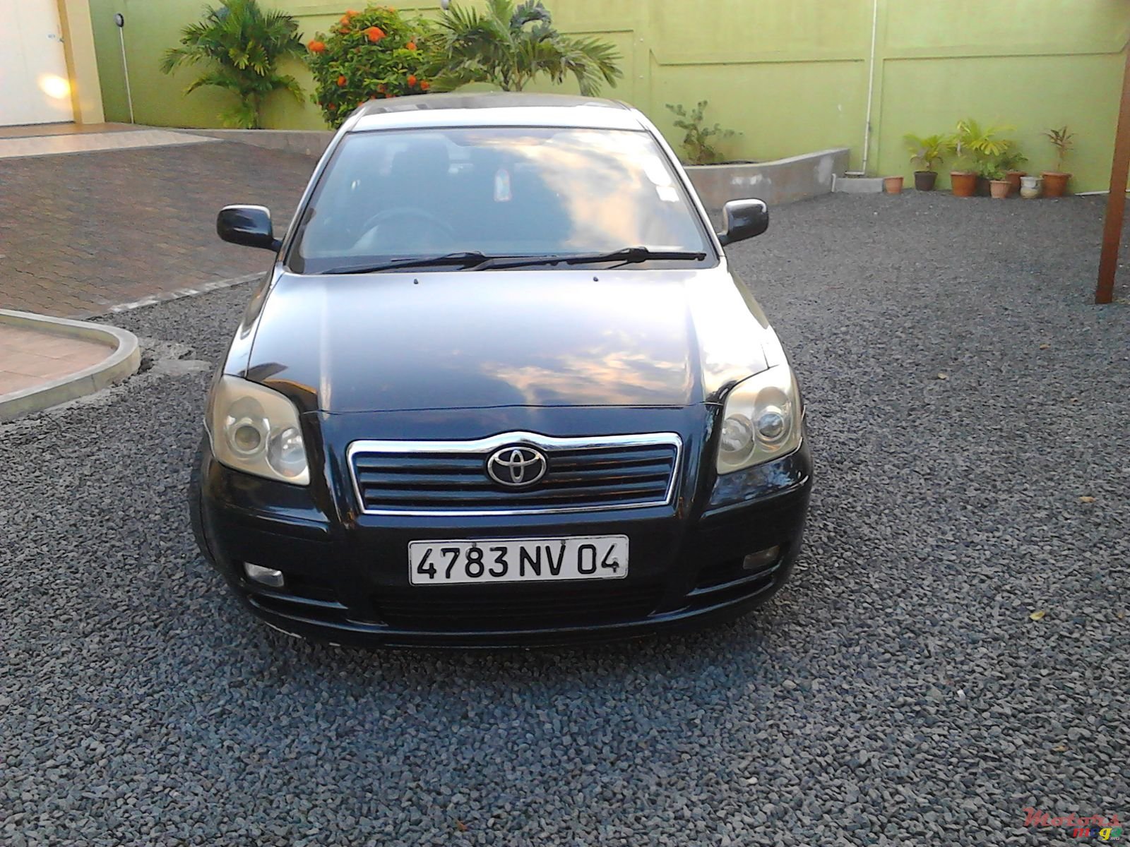 2004' Toyota Avensis None photo #2