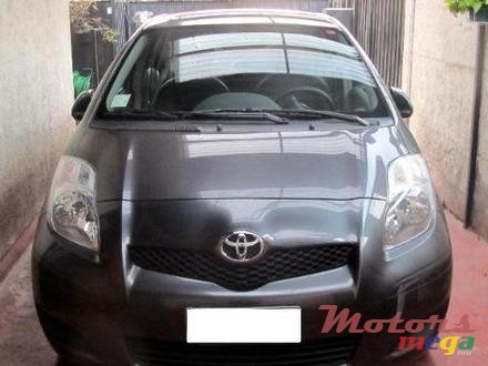 2008' Toyota Vitz photo #1